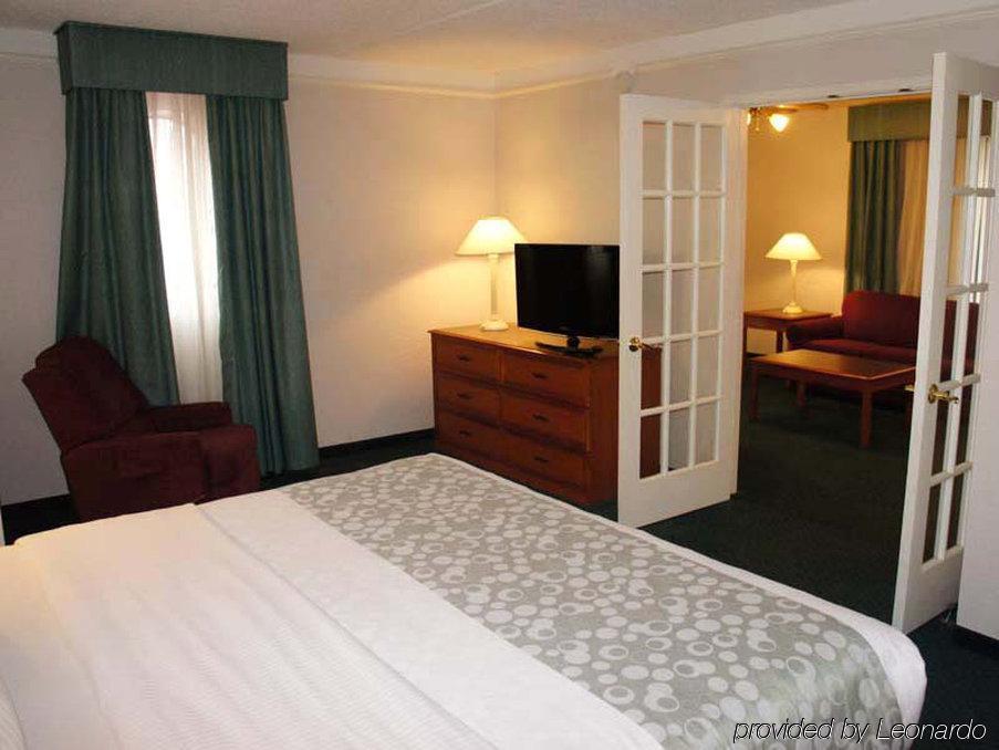 Baymont By Wyndham Greenville Woodruff Rd Kültér fotó