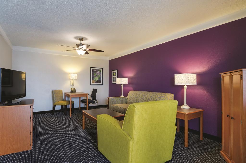 Baymont By Wyndham Greenville Woodruff Rd Kültér fotó