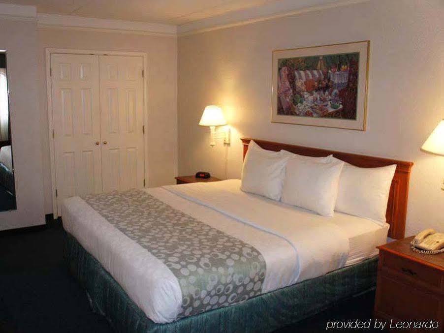 Baymont By Wyndham Greenville Woodruff Rd Kültér fotó